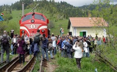 Budakeszi Kultúra alapítvány - Késtetek 64 évet!